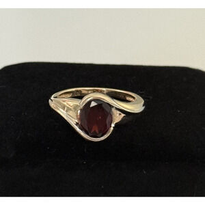 14K Gold Garnet Gemstone Solitaire Band Ring Size 4.5